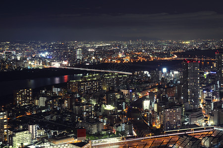 夜景中日本城市的osak背景图片