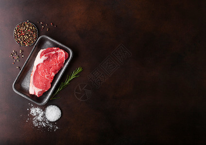 新鲜生牛肉图片