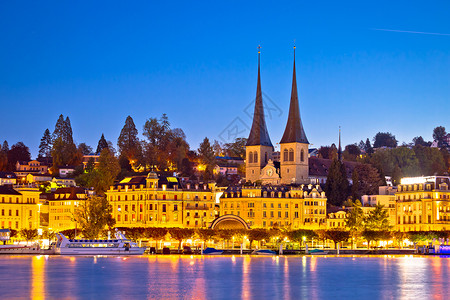 水面和历史建筑晚夜观景瑞士令人惊叹的观景高清图片