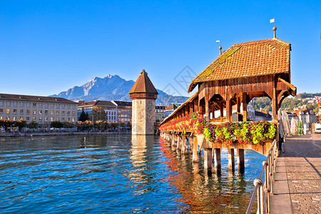 瑞士卡佩尔桥城市景观阿尔卑斯山高清图片