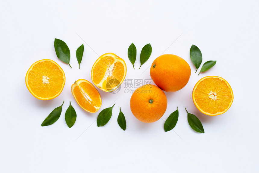高维生素c新鲜橙色柑橘水果白底绝缘绿叶图片