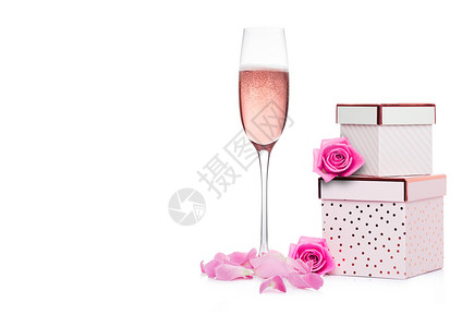 粉红香槟礼物盒情人节和白底的一天图片
