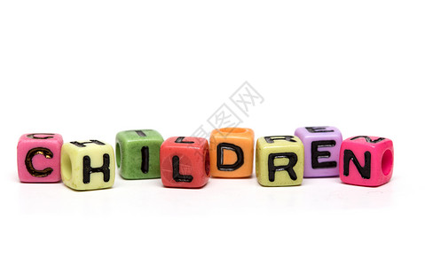 儿童字由多色儿童玩具用字母制成背景图片