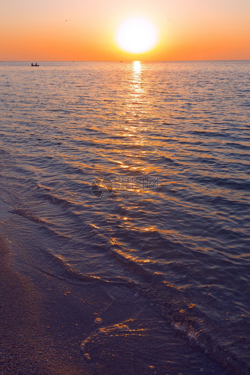 快乐的周末在海边乌拉尼面的风景海面的阿佐夫乌拉尼图片