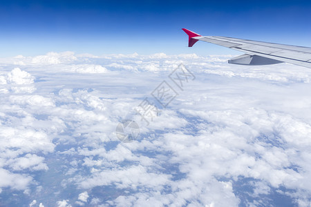 飞机窗外的景象图片