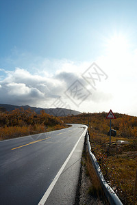 诺维吉山的道路图片