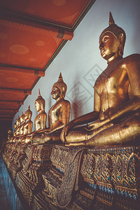 泰国曼谷瓦特佛寺的佛像泰国曼谷华府的佛像高清图片