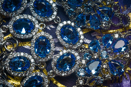 时尚的银手镯蓝色紫罗兰石丹的仿真品图片
