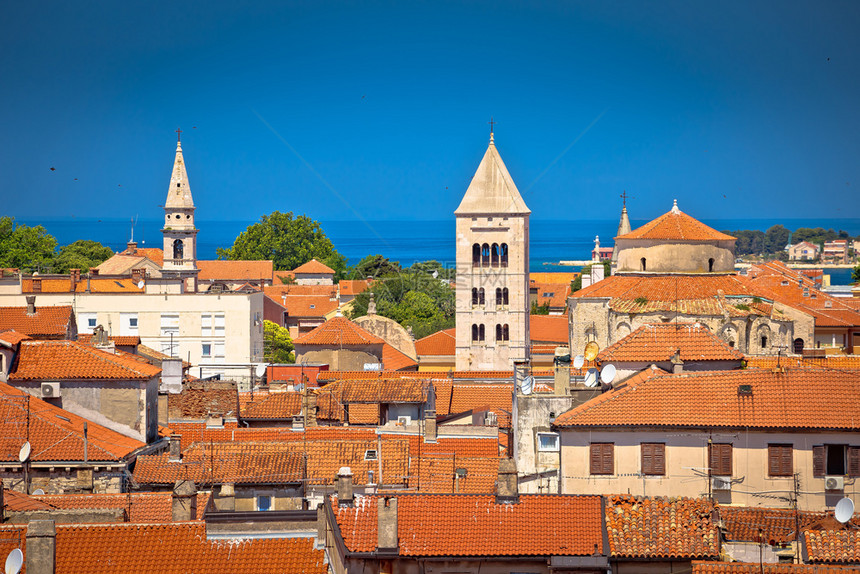 古老的扎达尔塔和屋顶风景达马提亚地区的得里海岸croati图片
