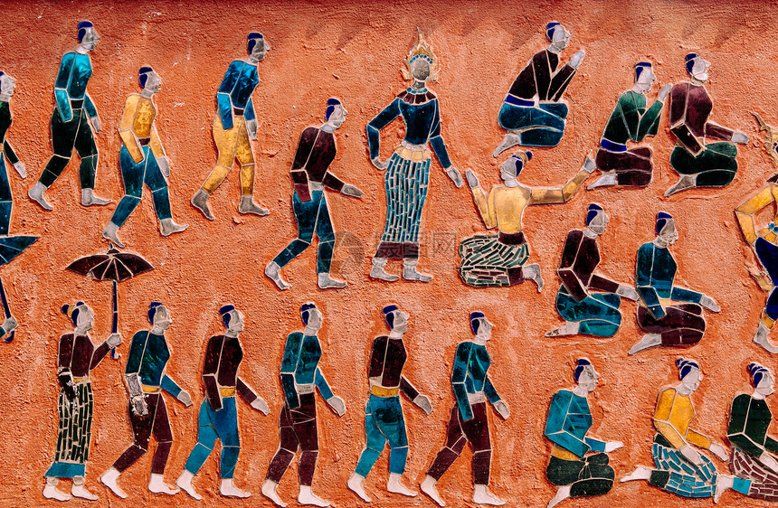 老挝琅勃拉邦4月5日老挝琅勃拉邦华西洞大殿大殿金佛壁画艺术和马赛克墙图片