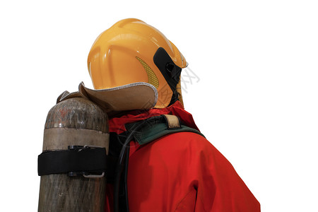 带戴安全套装面具的消防员和持有灭火器水管的消防员用于或喷洒白色背景的高压水消防安全概念背视自信的高清图片素材