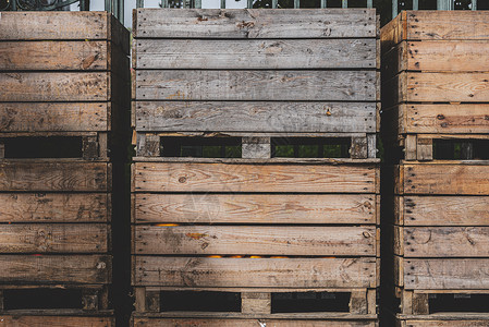 储存水果和蔬菜的商业木箱户外储存空间的木箱装仓库图片