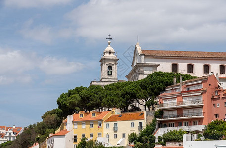 Lisbon市和Alfam区的Grc教堂钟楼图片