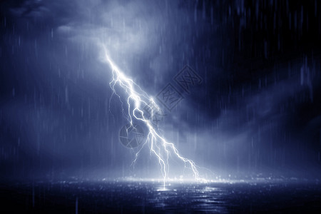 3号闪电风暴向近处的黑海上空飞去高清图片