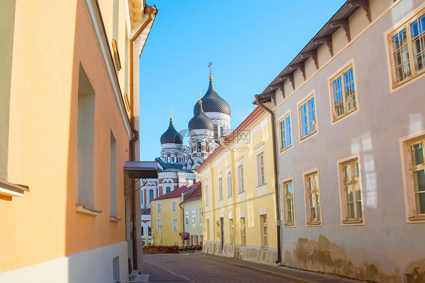 旧城街通往亚历山德诺夫斯基大教堂图片