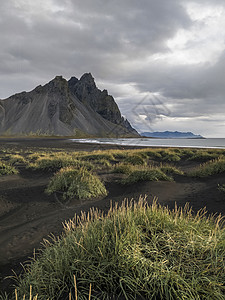 接灶神白山冰地背景