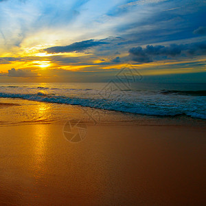 海边和日出概念是旅行图片