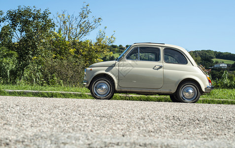 意大利古老的甲壳虫小车背景图片