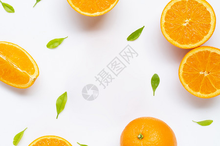 由新鲜柑橘柠檬水果制成白底叶分离图片