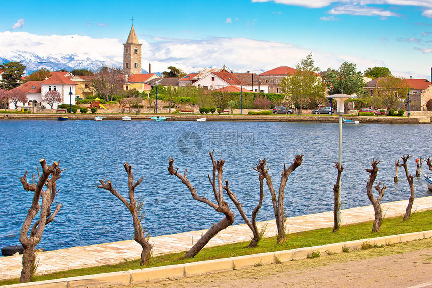 具有历史意义的宁海滨之城Velbit山地背景croati的dlmti地区图片