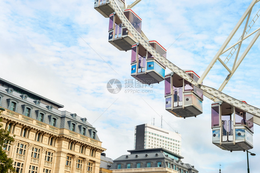 羽轮机舱和市中心贝向天的建筑图片