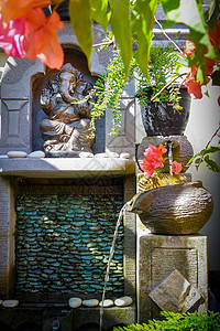 在乌布德巴利因多尼西亚等地的甘埃什雕像喷泉高清图片