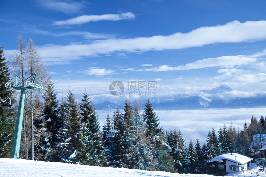 美丽的冬季山地风景图片