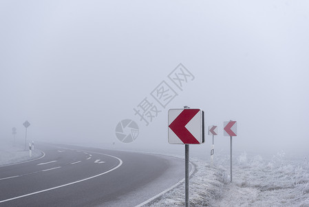 红箭牌南德天气恶劣驾驶条件艰苦背景图片