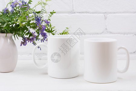 两杯白咖啡装紫色老鼠豆花空杯装作设计促销品背景