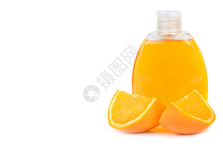 白色背景的橙子与橙汁图片