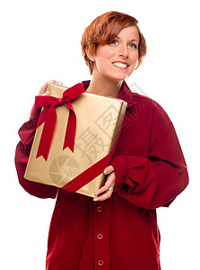 领着包女孩漂亮的红发美女带着包的礼物孤立在白色背景上背景