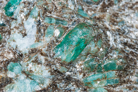 贝里尔矿物质是用于生产装甲的矿石高清图片