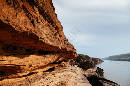 渔夫岩石地方201年5月17日ubonratchnilnd大型沙石峡谷的mekong河悬崖沿岸背景