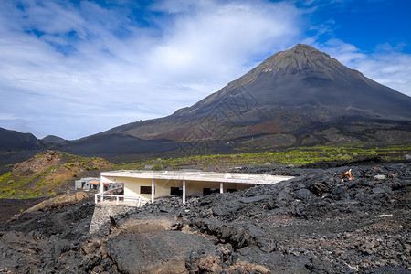 莱戈拉斯被火山喷发摧毁的村庄沙达斯喀勒代拉斗篷渡口和被摧毁的村庄沙达斯喀勒代拉背景