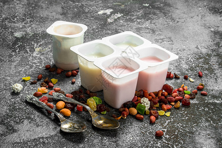 新鲜的水果酸奶图片