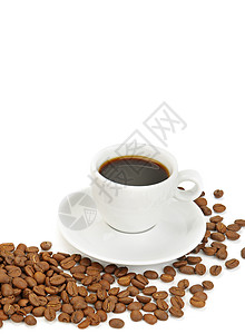 白咖啡和豆杯在背景上隔绝空闲文本间图片素材