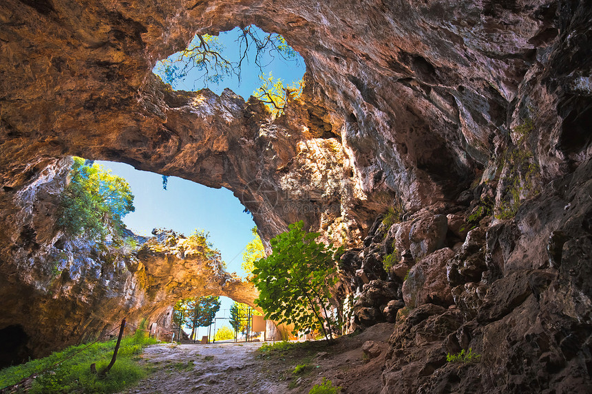 korcula岛观的korcula岛观的veuk中的orculavespij洞穴图片