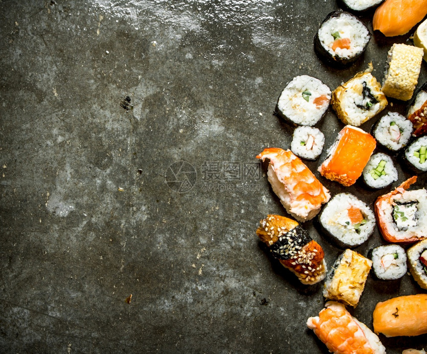 不同的寿司和海鲜卷不同的图片