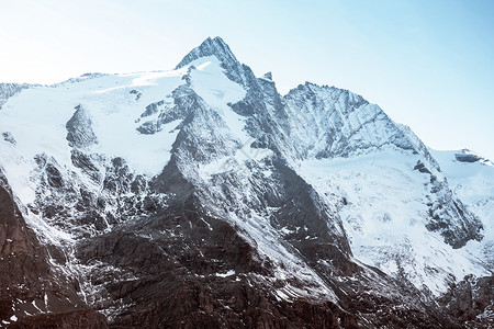 日落时高山路上美丽的景陶伦公园图片