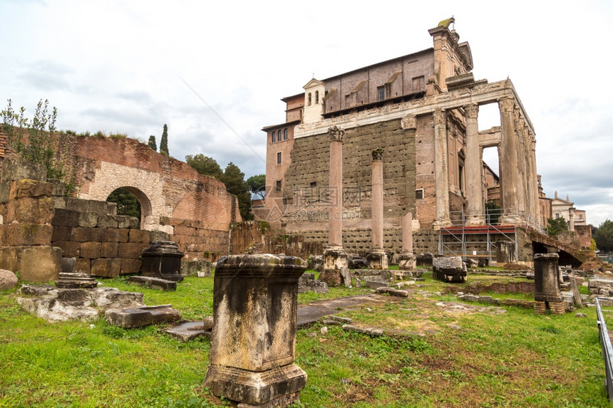 古老的论坛废墟冬日在意大利罗马图片