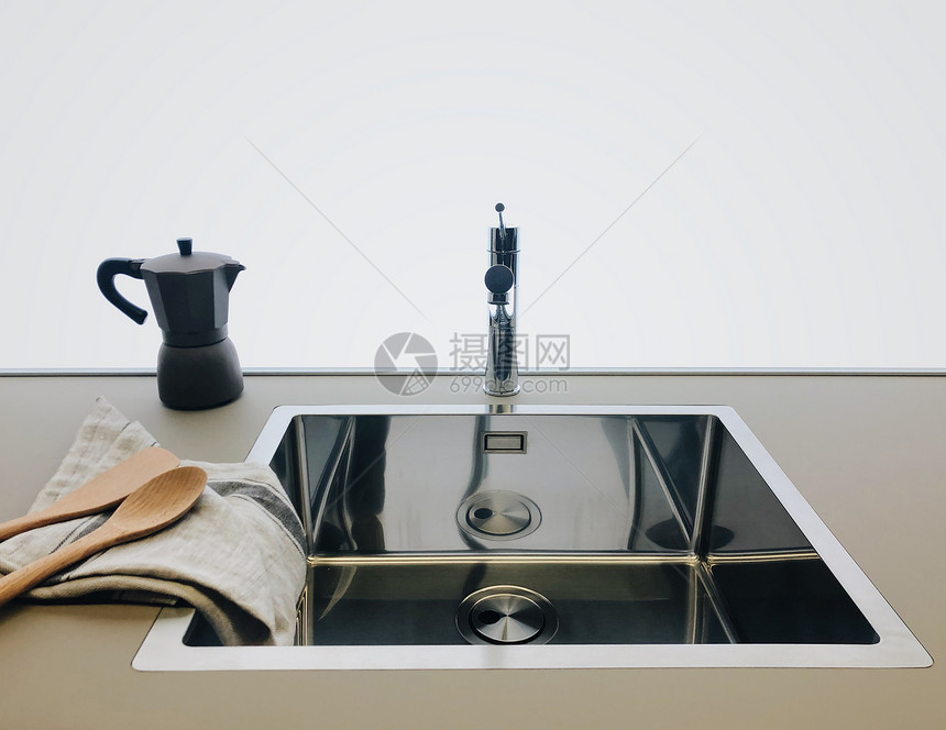 现代厨房水槽早上配咖啡机公寓内室设计图片