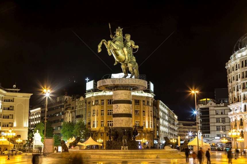 亚历山德拉伟大的纪念碑在斯科佩耶美丽的夏日马塞多尼亚图片