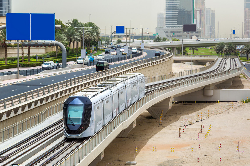 新的现代电车在阿拉伯联合酋长国的dubaiUntedArabefts图片