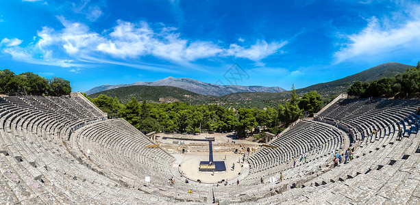古剧场埃皮达鲁斯阿戈利达希腊在一个夏天的一天高清图片