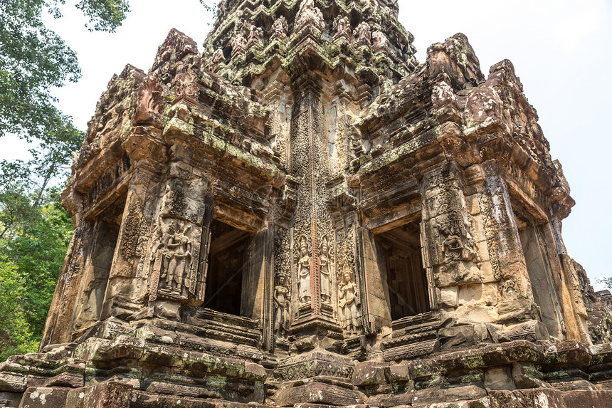 Thoman寺庙的废墟是夏日Cambodi的夏日Sem收成中复杂的Agkorwat的Khmer古老寺庙图片
