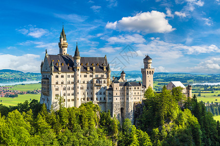 中华士文斯坦城堡在美丽的夏日里在小便中巴伐利亚德国背景图片