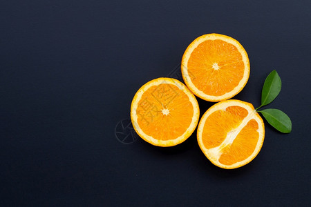 高维生素c多汁和甜深底新鲜橙色水果图片