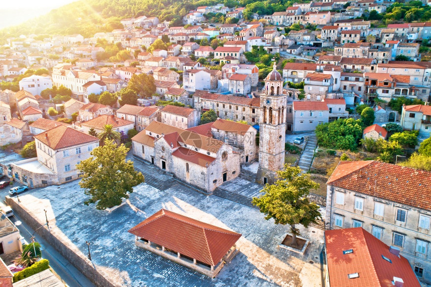 科库拉岛历史城镇石块广场和教堂空中观察南部croati的Dlmti地区图片