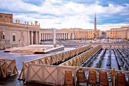 圣徒广场在梵蒂安市的街头观景中圣见图片