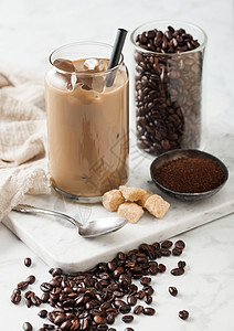 可可豆和咖啡背景图片
